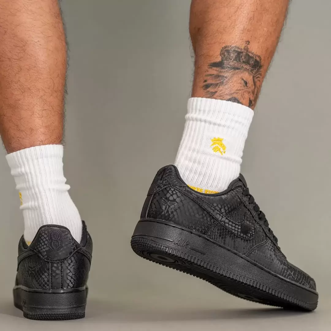 耐克科比空軍一號低配版 "三重黑 "現已上市(2025 年 11 月) Nike Air Force 1 Low, Nike Air Force 1, Kobe Bryant Shoes - 耐克科比空軍一號低配版 "三重黑 "現已上市(2025 年 11 月)