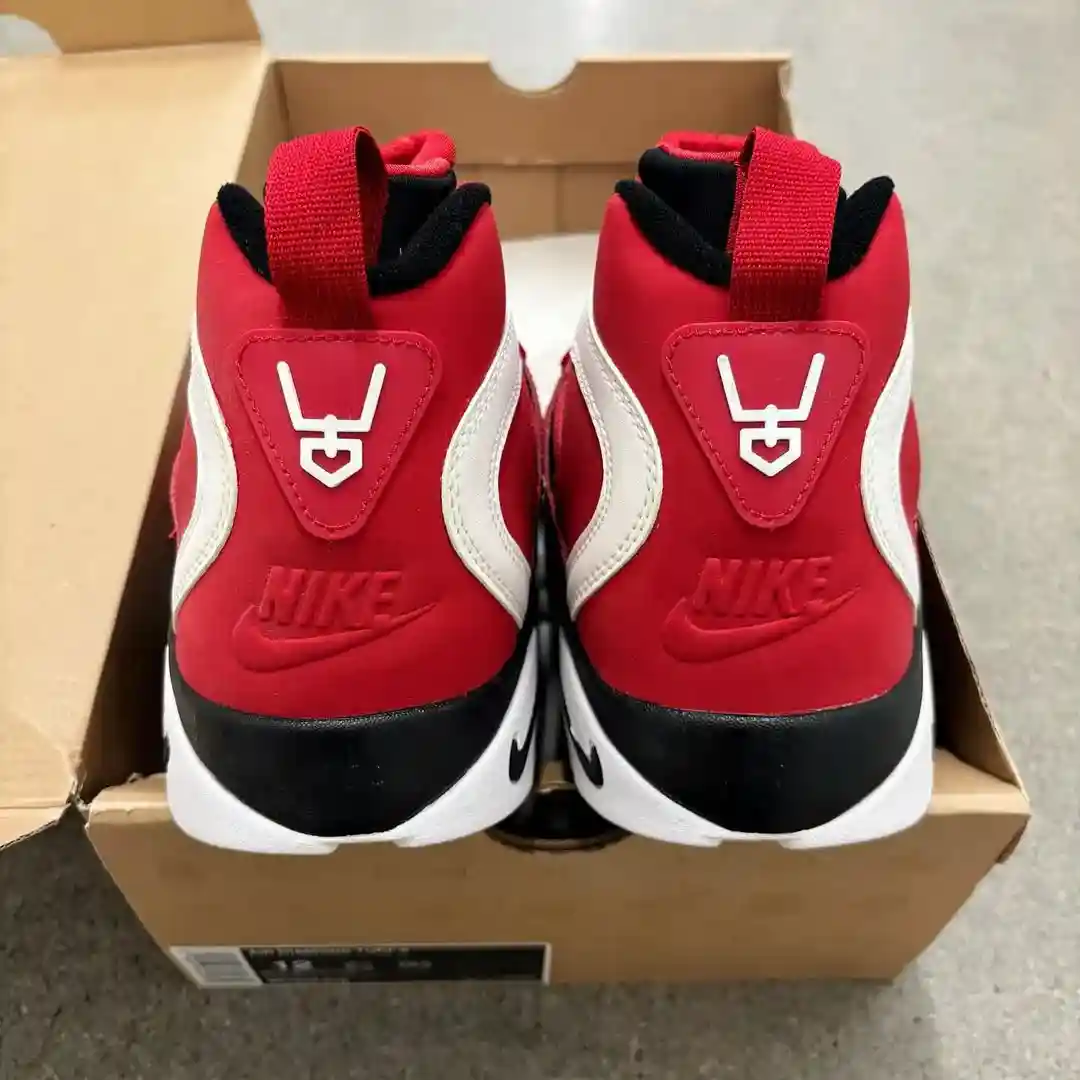 耐克 Air Diamond Turf 2 "火紅色 "2026 年 2 月發佈 Nike Air Diamond Turf, Nike, Deion Sanders - 耐克 Air Diamond Turf 2 "火紅色 "2026 年 2 月發佈