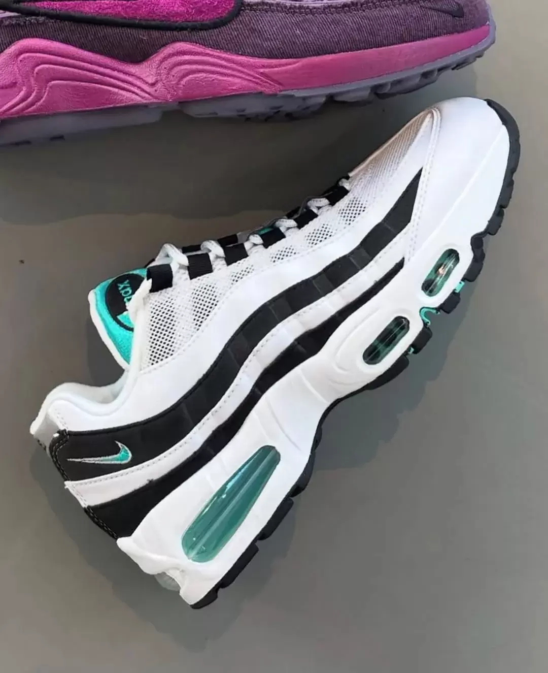 耐克 Air Max 95 OG "黑色邊框 "2025 年 11 月回歸 Nike Air Max 95, Nike, Air Max 95 - 耐克 Air Max 95 OG "黑色邊框 "2025 年 11 月回歸
