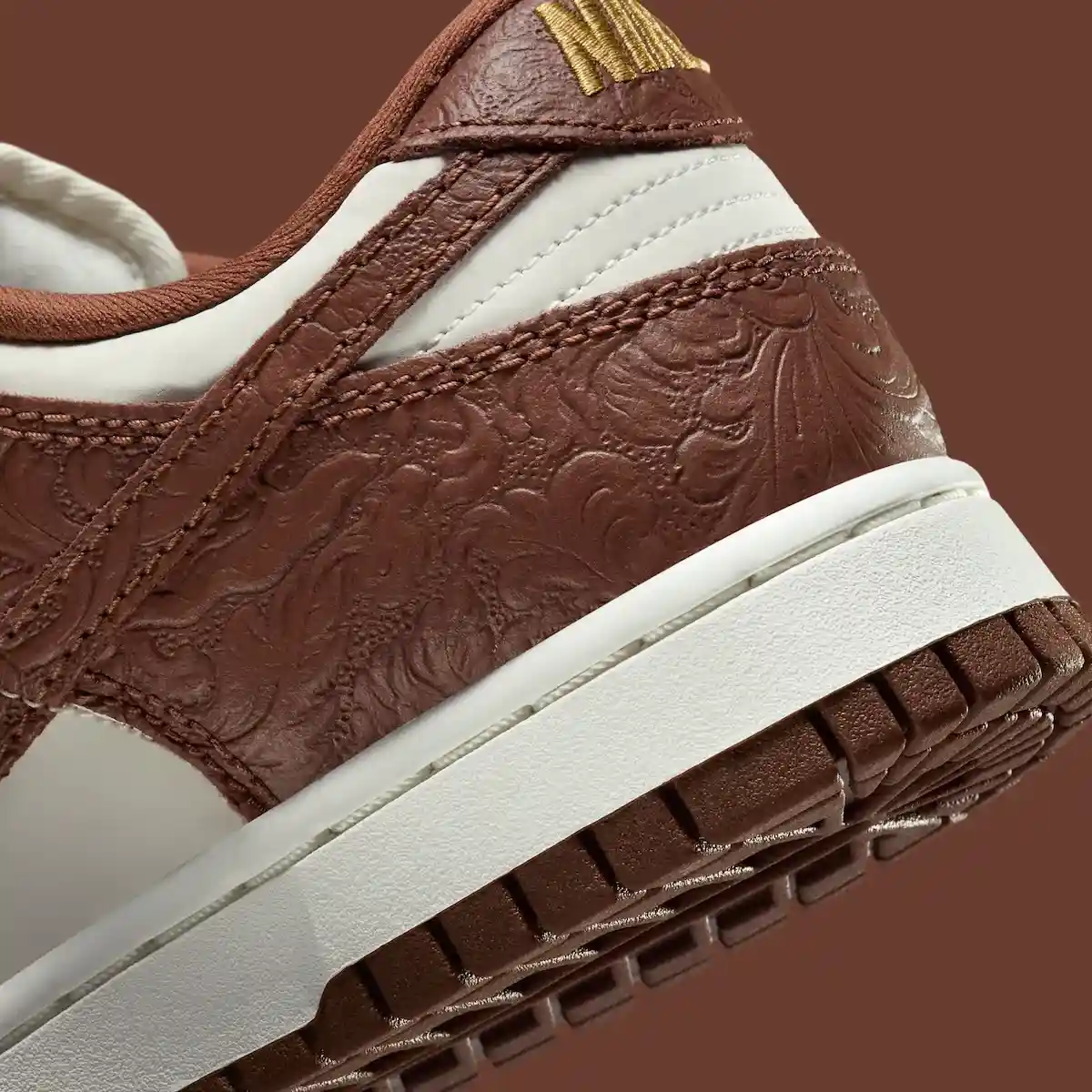 即將推出的 "巴洛克式浮雕 "耐克 Dunk Low 系列高級版 Nike Dunk Low, Nike - 即將推出的 "巴洛克式浮雕 "耐克 Dunk Low 系列高級版