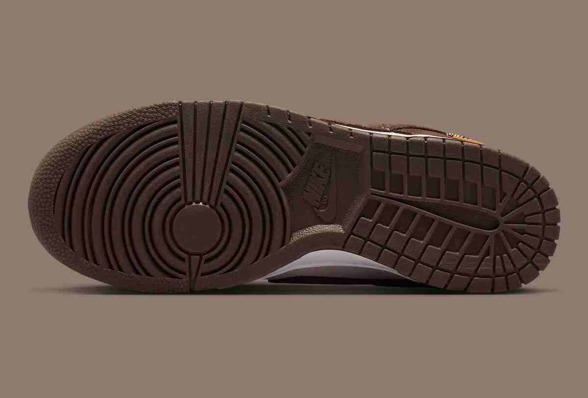 Nike Dunk Low, Nike - 耐克 Dunk Low "巴洛克棕 "回歸，配金色迷你 Swoosh