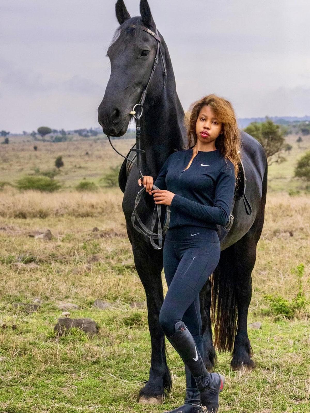 Nike - 穆托尼-基馬尼在 2028 年奧運會前預覽耐克馬術靴