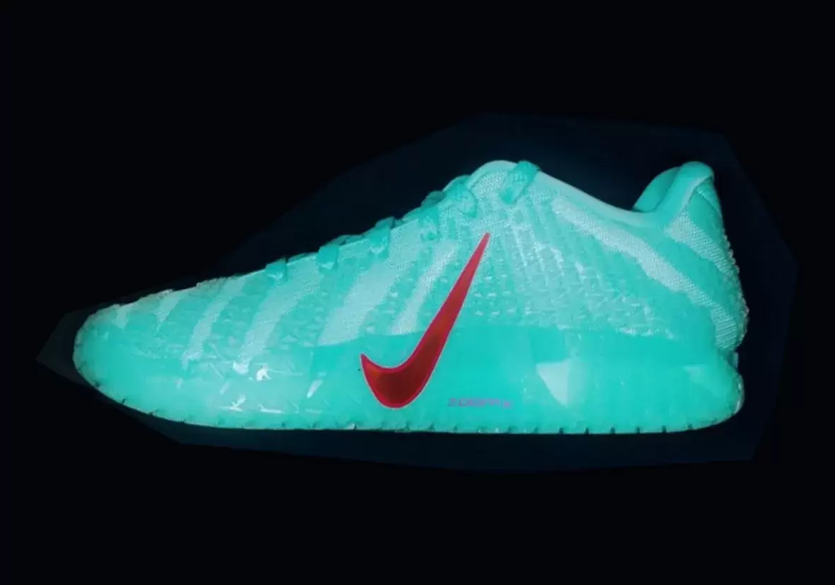 耐克 Ja 3 "Twelve Time