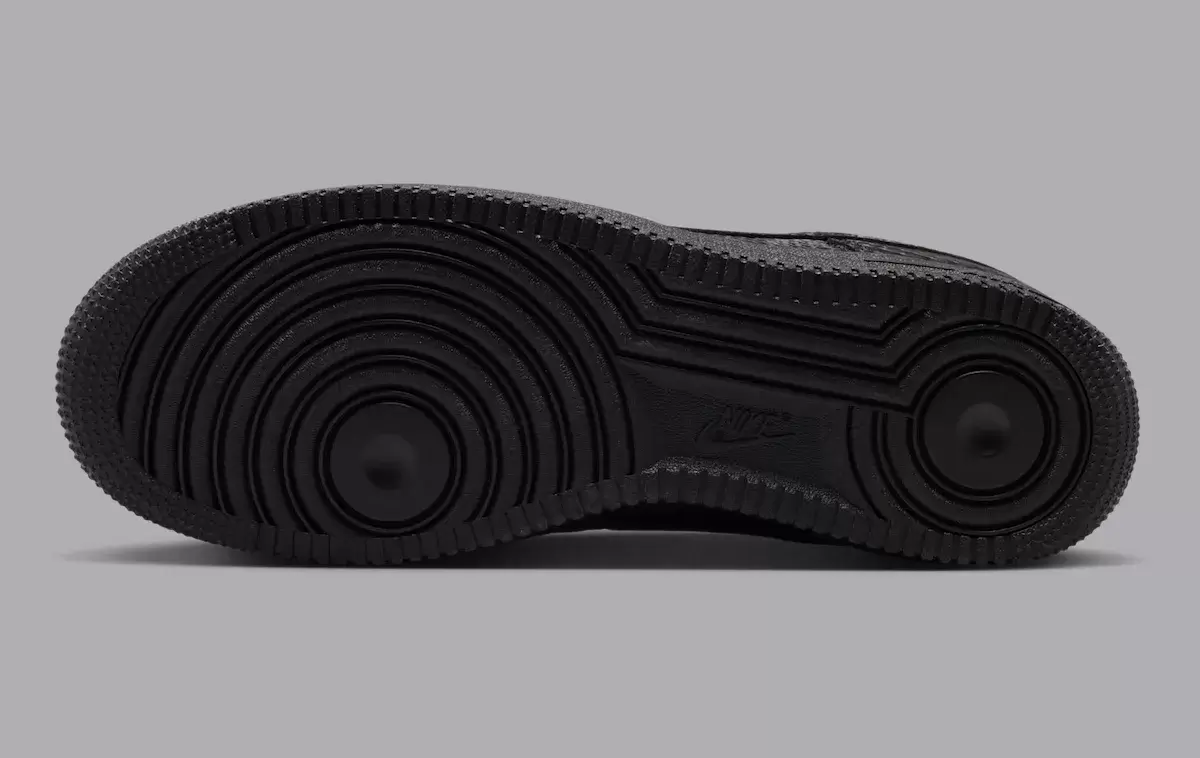 耐克科比空軍一號低配版 "三重黑 "現已上市(2025 年 11 月) Nike Air Force 1 Low, Nike Air Force 1, Kobe Bryant Shoes - 耐克科比空軍一號低配版 "三重黑 "現已上市(2025 年 11 月)