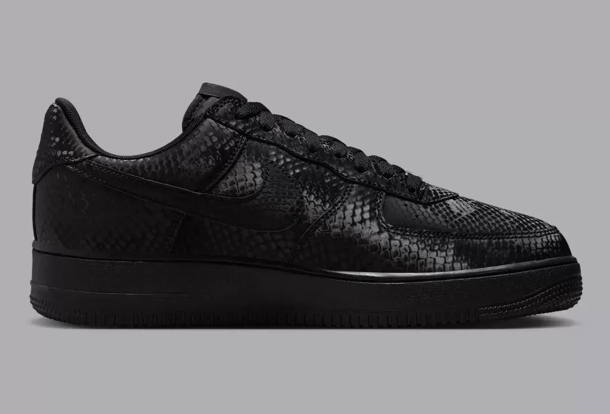 耐克科比空軍一號低配版 "三重黑 "現已上市(2025 年 11 月) Nike Air Force 1 Low, Nike Air Force 1, Kobe Bryant Shoes - 耐克科比空軍一號低配版 "三重黑 "現已上市(2025 年 11 月)