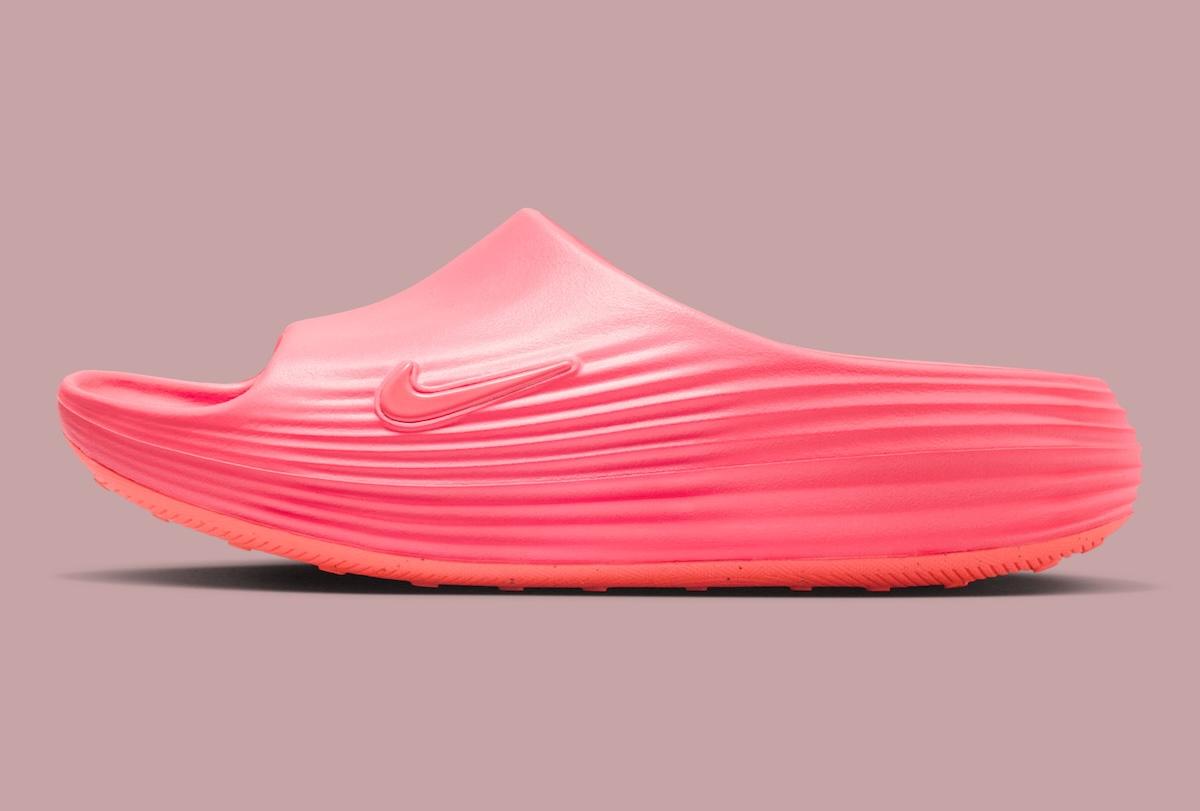 耐克 ReactX Rejuven8 採用熾熱的 "熱熔岩 "色調 Nike ReactX Rejuven8, Nike - 耐克 ReactX Rejuven8 採用熾熱的 "熱熔岩 "色調