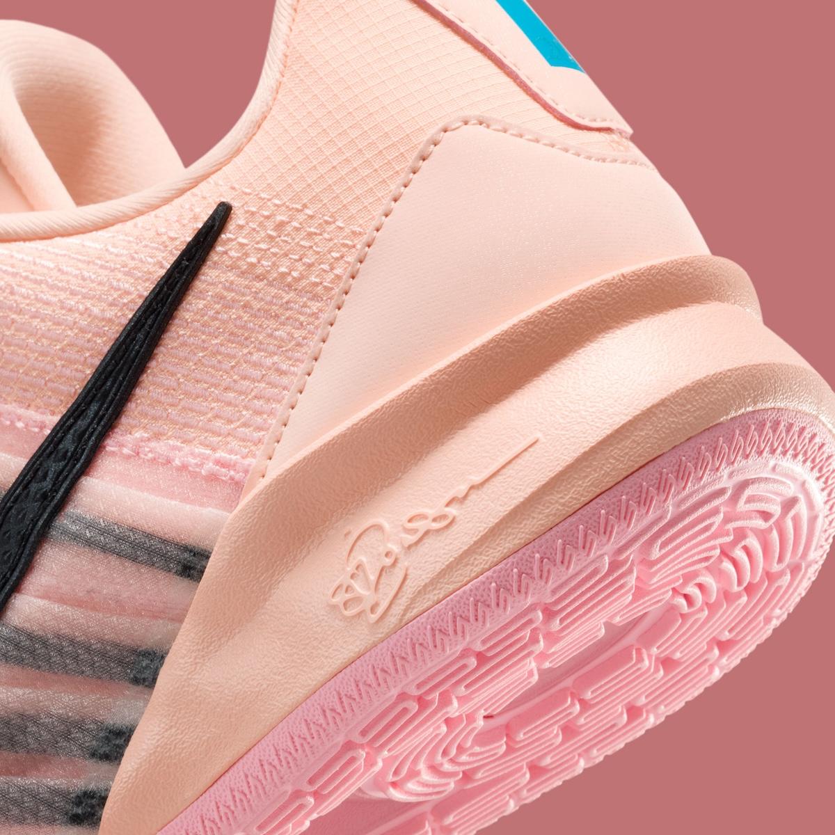 耐克 Sabrina 3 "深紅色調 "為她的簽名系列增添了柔和的色彩 Nike Sabrina 3, Nike - 耐克 Sabrina 3 "深紅色調 "為她的簽名系列增添了柔和的色彩