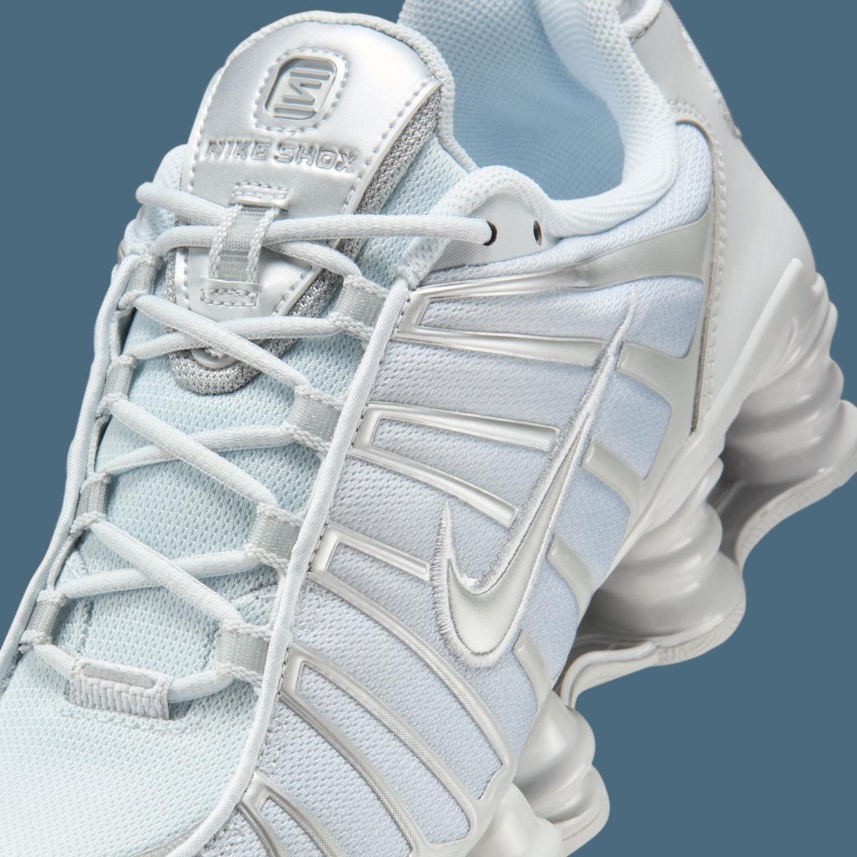 耐克 Shox TL "白金 "和 "金屬銀 "款亮相 Nike Shox, Nike - 耐克 Shox TL "白金 "和 "金屬銀 "款亮相