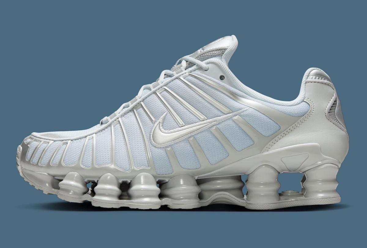 耐克 Shox TL "白金 "和 "金屬銀 "款亮相 Nike Shox, Nike - 耐克 Shox TL "白金 "和 "金屬銀 "款亮相