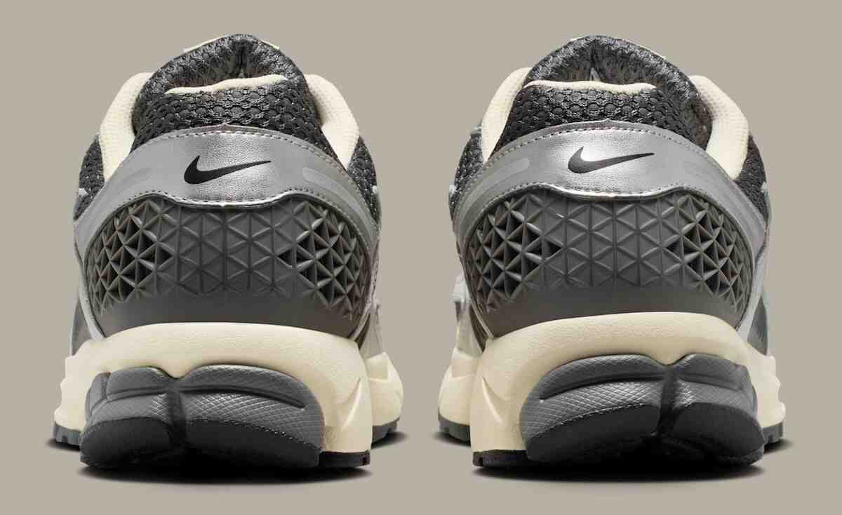 Nike Zoom Vomero 5 "鐵灰色 "閃亮登場,鍍鉻漩渦紋熠熠生輝 Nike Zoom Vomero 5, Nike - Nike Zoom Vomero 5 "鐵灰色 "閃亮登場,鍍鉻漩渦紋熠熠生輝