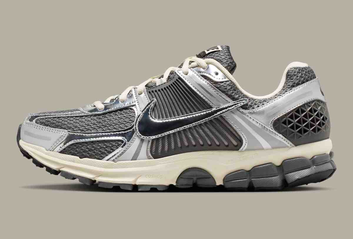 Nike Zoom Vomero 5 "鐵灰色 "閃亮登場,鍍鉻漩渦紋熠熠生輝 Nike Zoom Vomero 5, Nike - Nike Zoom Vomero 5 "鐵灰色 "閃亮登場,鍍鉻漩渦紋熠熠生輝