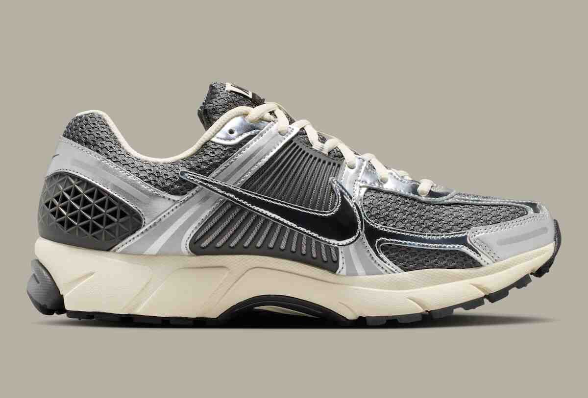 Nike Zoom Vomero 5 "鐵灰色 "閃亮登場,鍍鉻漩渦紋熠熠生輝 Nike Zoom Vomero 5, Nike - Nike Zoom Vomero 5 "鐵灰色 "閃亮登場,鍍鉻漩渦紋熠熠生輝