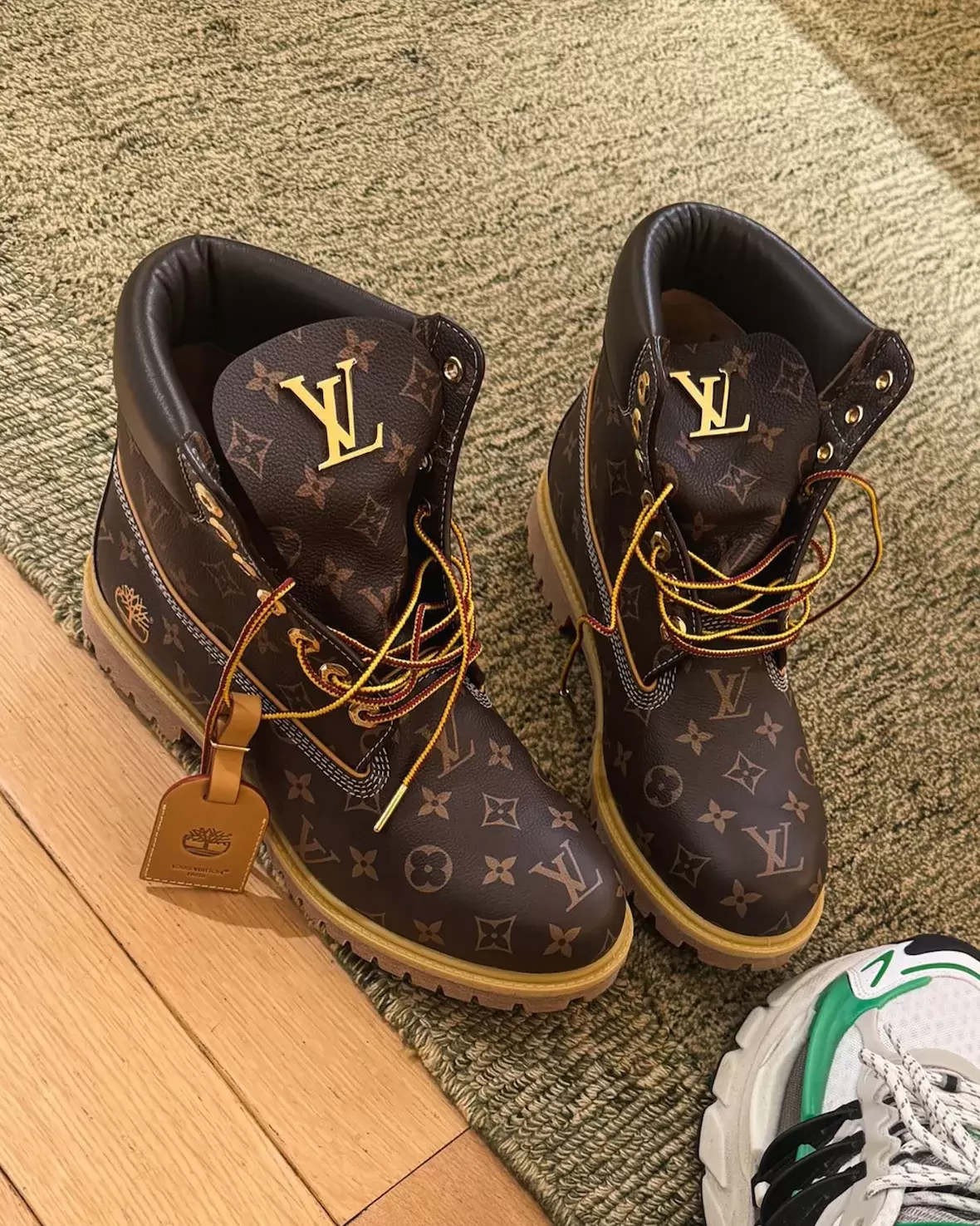 Timberland, Pharrell Williams, Louis Vuitton - 法瑞爾和路易威登推出價值 85,000 美元的 18K 金 Timberland 靴子
