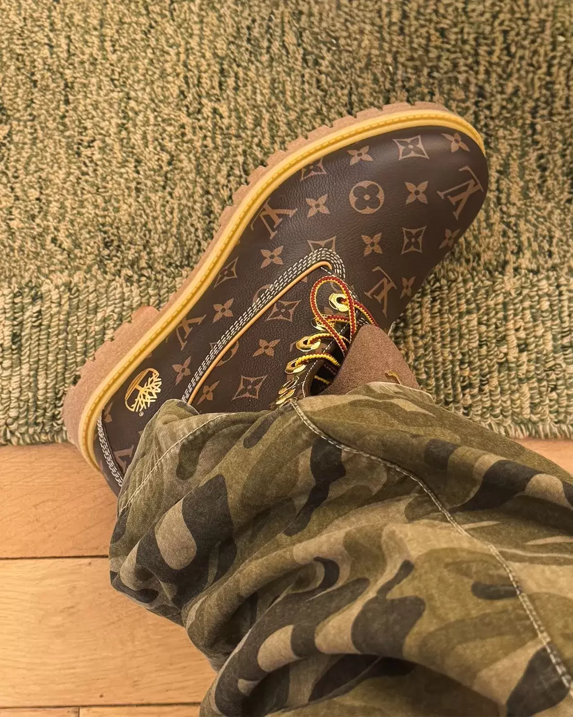 Timberland, Pharrell Williams, Louis Vuitton - 法瑞爾和路易威登推出價值 85,000 美元的 18K 金 Timberland 靴子