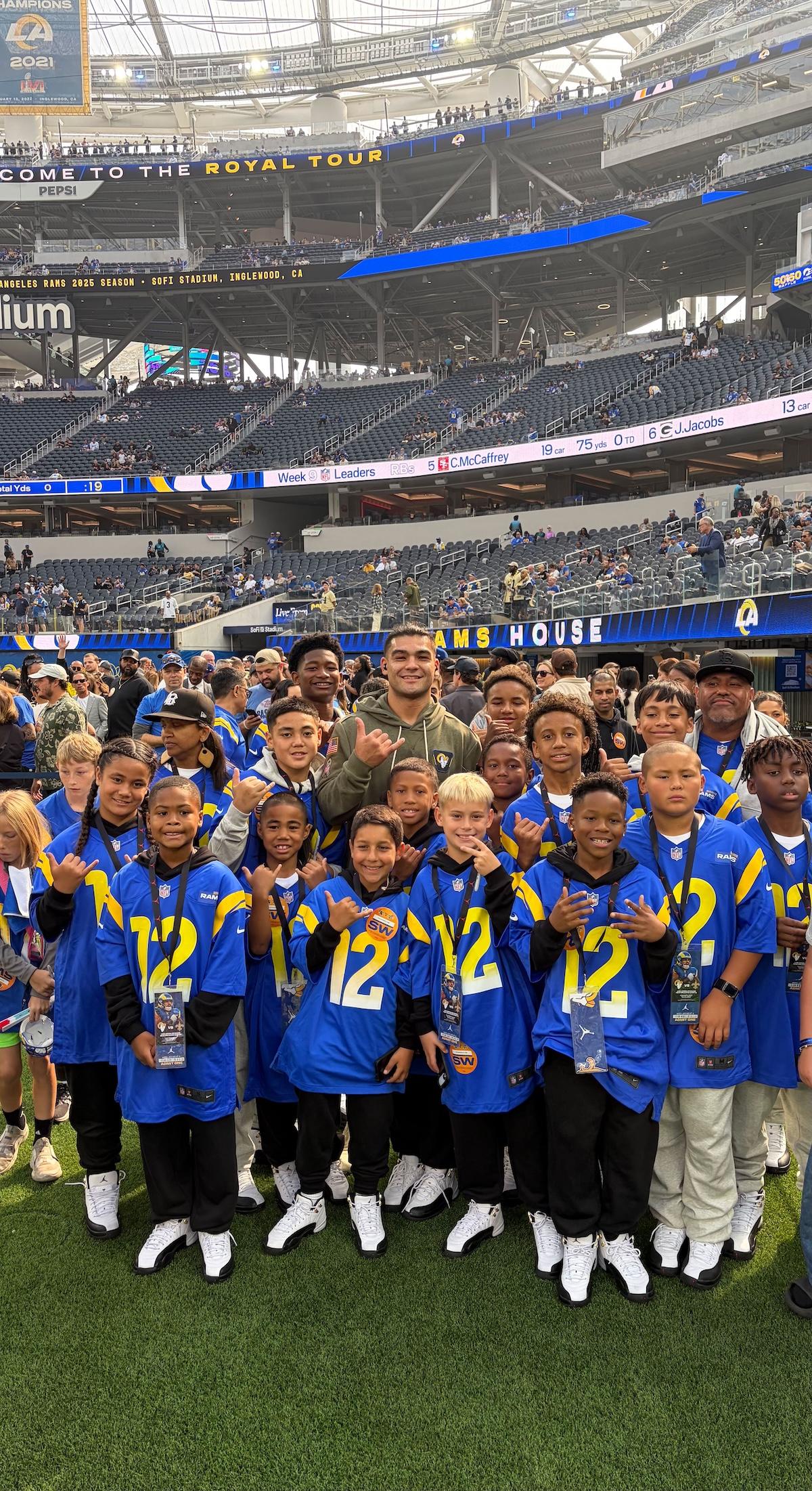 Puka Nacua 和 Jordan Brand 為海港城突擊隊帶來難忘的一天 Jordan Brand - Puka Nacua 和 Jordan Brand 為海港城突擊隊帶來難忘的一天