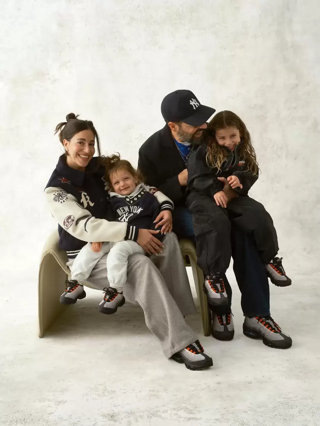 Nike Air Max 95, Nike Air Force 1 Low, Nike Air Force 1, Nike, KITH - Kith x Nike 2025 年假日兒童系列將火炬傳遞給下一代