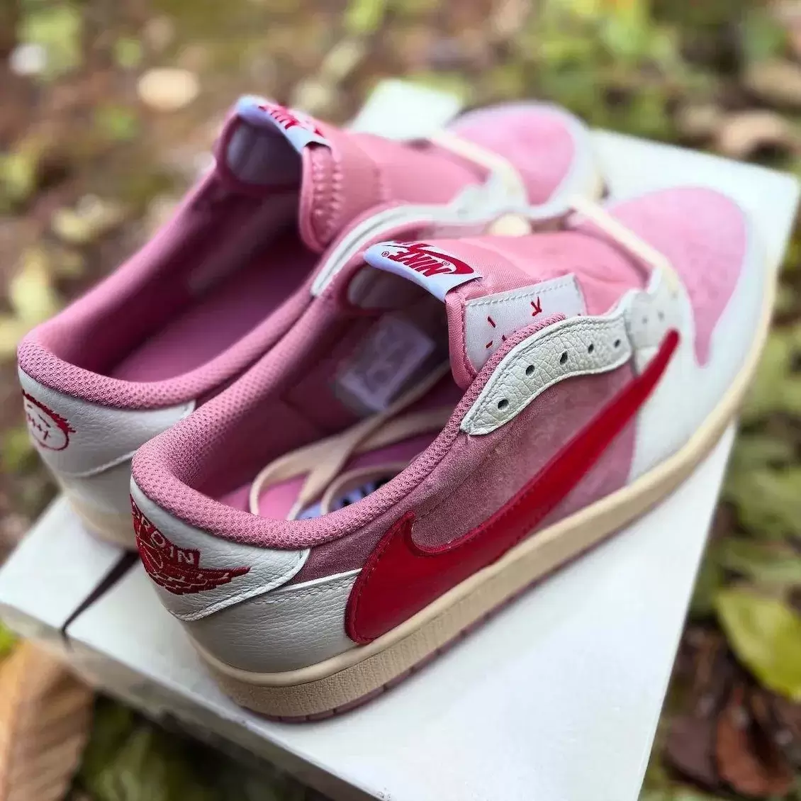 特拉維斯-斯科特 x Air Jordan 1 Low OG "Shy Pink" 2026 年夏季發佈 Travis Scott Air Jordan 1, Travis Scott, Air Jordan 1 Low, Air Jordan 1 - 特拉維斯-斯科特 x Air Jordan 1 Low OG "Shy Pink" 2026 年夏季發佈