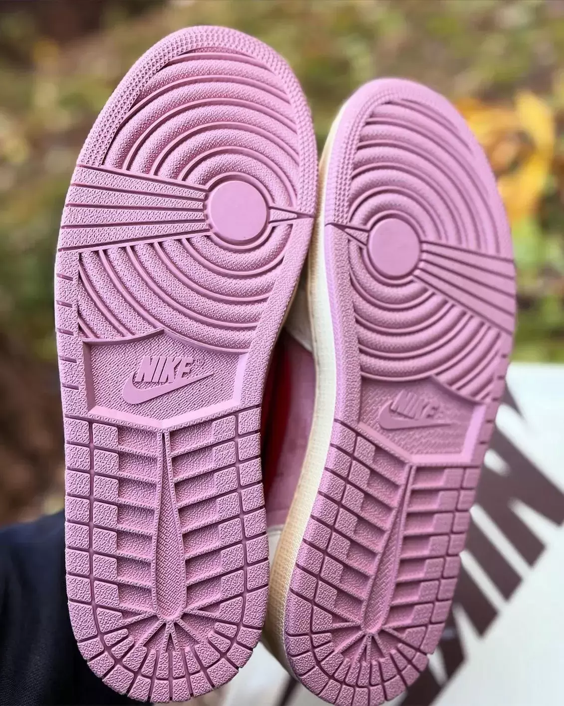 特拉維斯-斯科特 x Air Jordan 1 Low OG "Shy Pink" 2026 年夏季發佈 Travis Scott Air Jordan 1, Travis Scott, Air Jordan 1 Low, Air Jordan 1 - 特拉維斯-斯科特 x Air Jordan 1 Low OG "Shy Pink" 2026 年夏季發佈