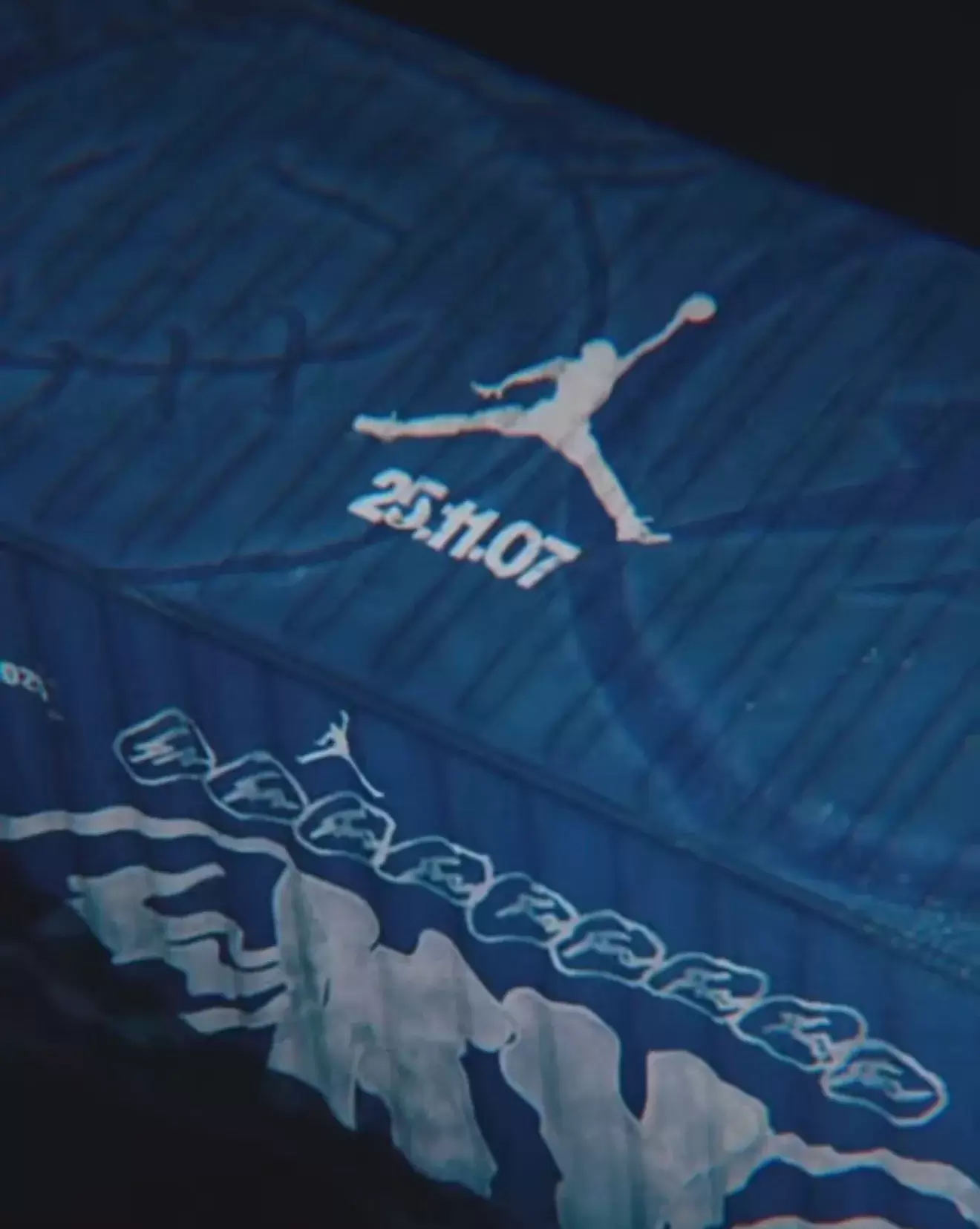 特拉維斯-斯科特 x Fragment x Jordan Brand 11 月 7 日在東京灣舉辦 "劫持 "活動 Travis Scott Air Jordan 1, Travis Scott, fragment design, Air Jordan 1 Low, Air Jordan 1 - 特拉維斯-斯科特 x Fragment x Jordan Brand 11 月 7 日在東京灣舉辦 "劫持 "活動