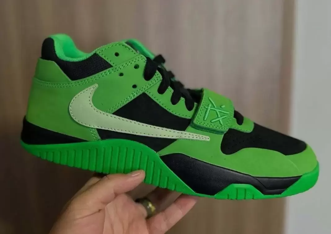 Travis Scott, Nike, Jordan Jumpman Jack, Jordan Brand - 特拉維斯-斯科特 x 喬丹跳躍者傑克 "綠色火花 "2026 年春季發佈