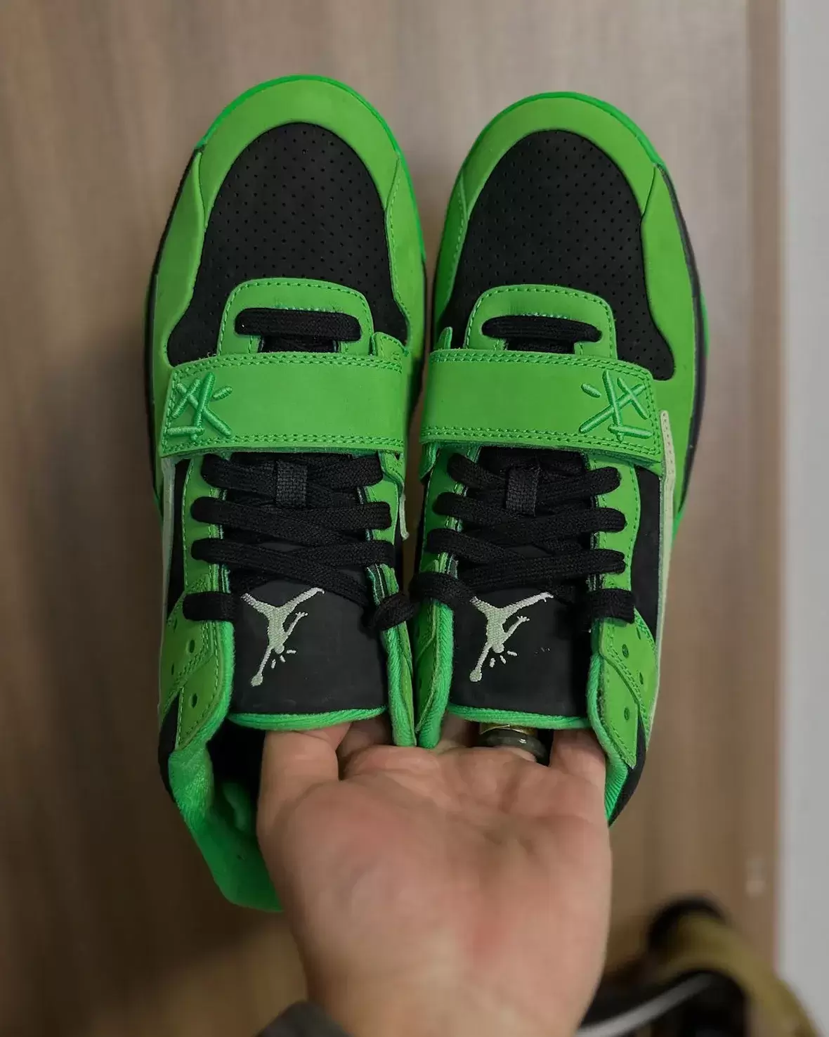 Travis Scott, Nike, Jordan Jumpman Jack, Jordan Brand - 特拉維斯-斯科特 x 喬丹跳躍者傑克 "綠色火花 "2026 年春季發佈