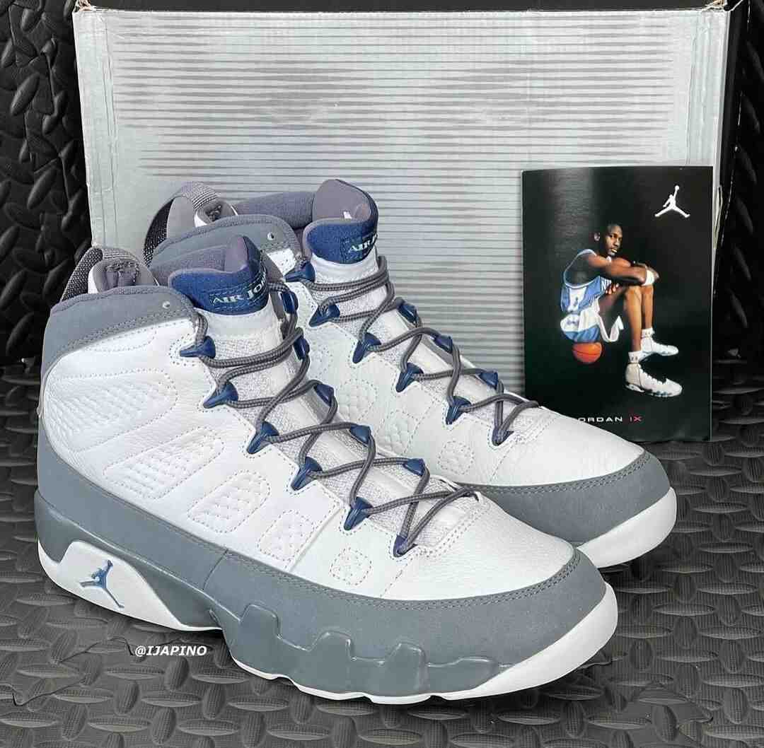Nike, Air Jordan 9, Air Jordan - Air Jordan 9 "Flint Grey"（法國藍）將於 2026 年 1 月回歸