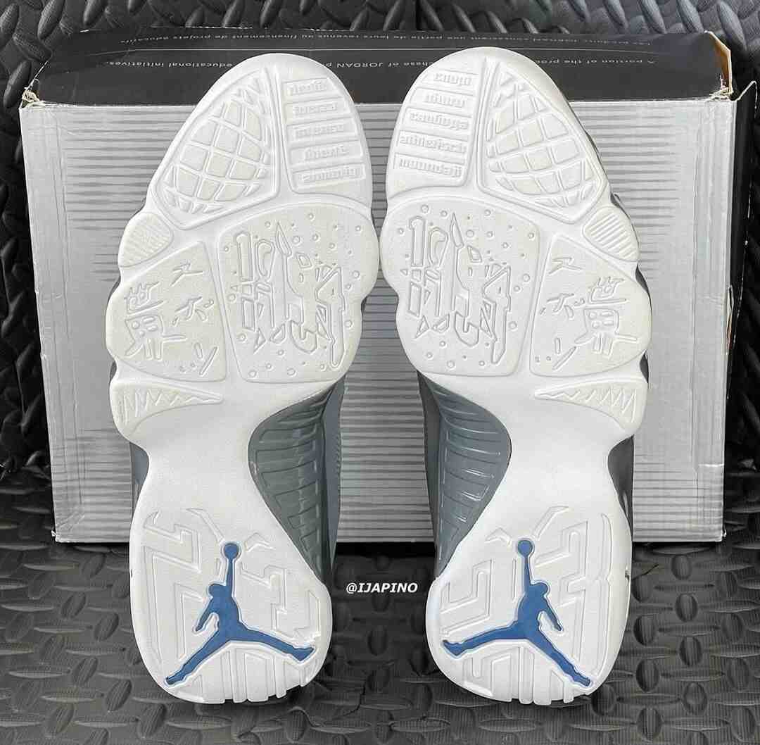 Nike, Air Jordan 9, Air Jordan - Air Jordan 9 "Flint Grey"（法國藍）將於 2026 年 1 月回歸