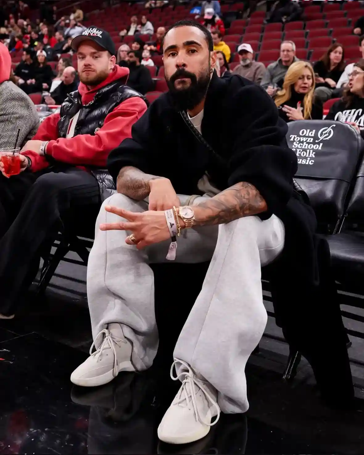 Jerry Lorenzo, Fear of God, adidas - 傑里-洛倫佐首次推出阿迪達斯 "敬畏上帝 "運動系列籃球 III