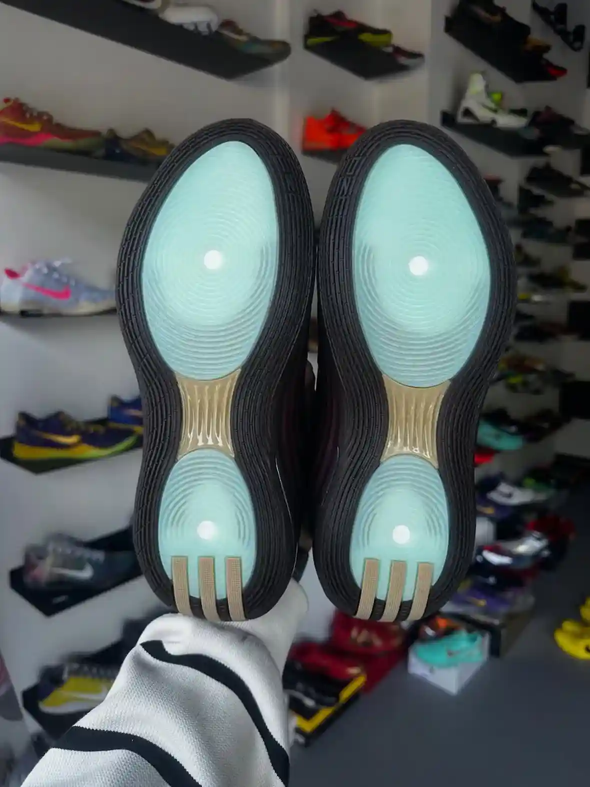 阿迪達斯哈登 Vol.10 "馬年 "2026 年春季發佈 adidas Harden 10, adidas - 阿迪達斯哈登 Vol.10 "馬年 "2026 年春季發佈