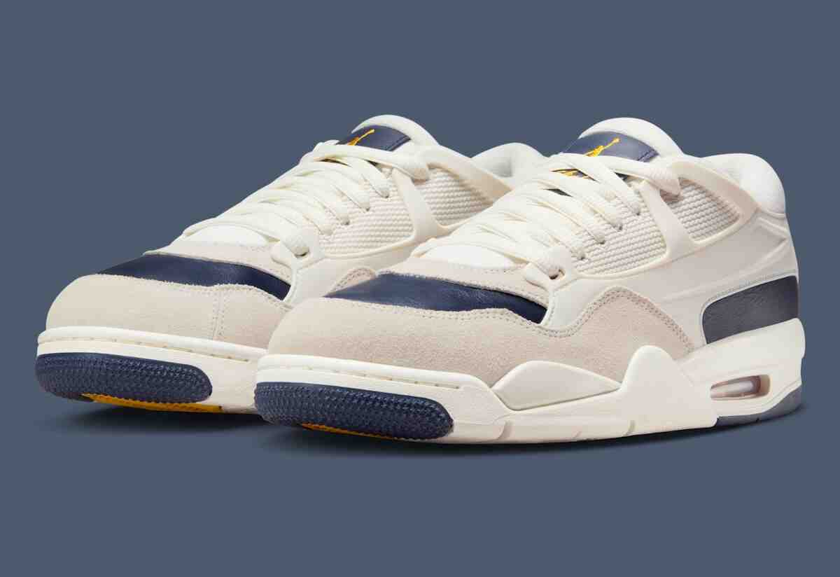 Air Jordan 4 RM "Sail/Midnight Navy" 帶有微妙的密歇根狼獾隊氣息 Air Jordan 4 RM, Air Jordan 4, Air Jordan - Air Jordan 4 RM "Sail/Midnight Navy" 帶有微妙的密歇根狼獾隊氣息