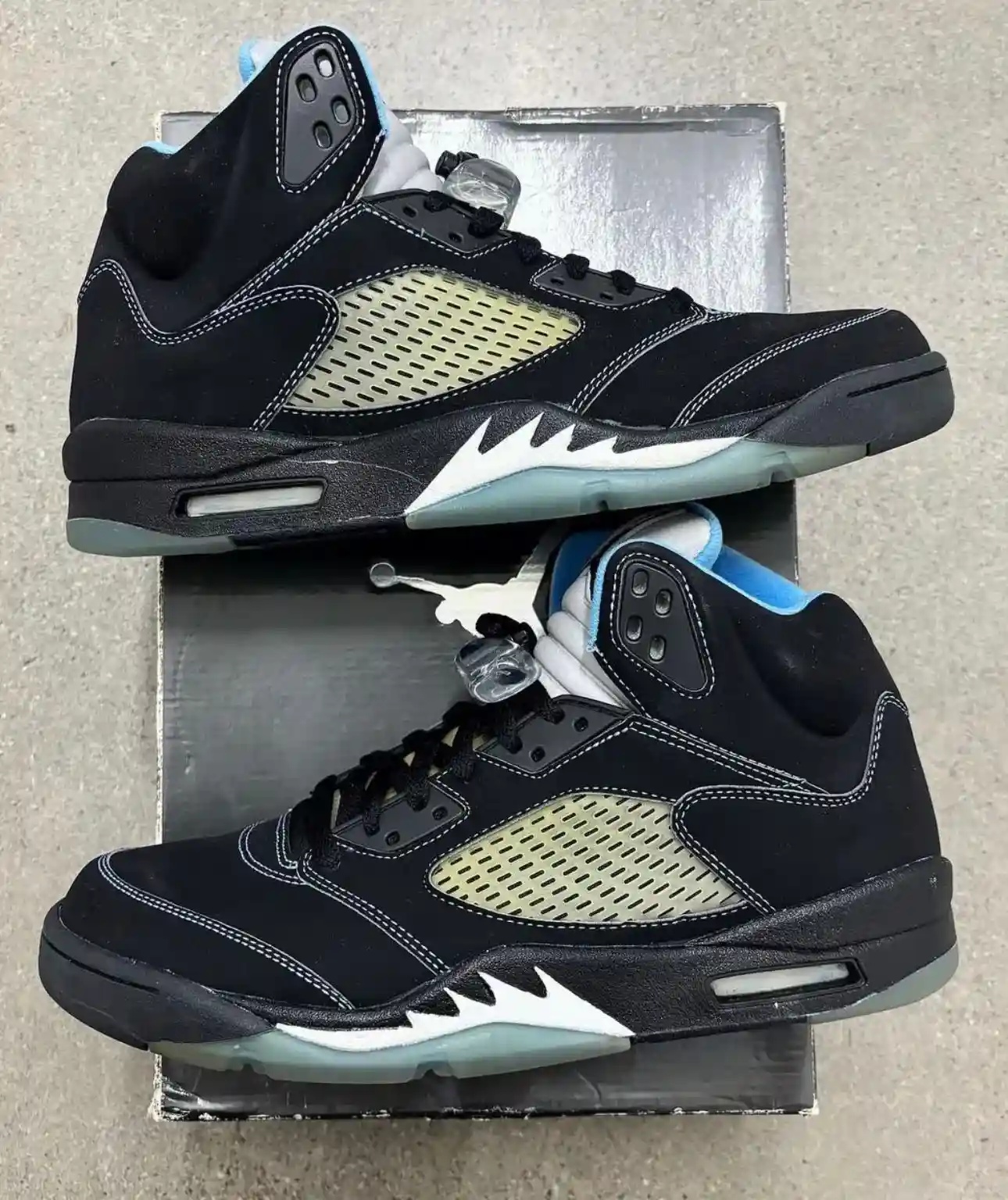 Air Jordan 5 "黑色/大學藍 "將於 2026 年 7 月回歸 Nike, Air Jordan 5, Air Jordan - Air Jordan 5 "黑色/大學藍 "將於 2026 年 7 月回歸