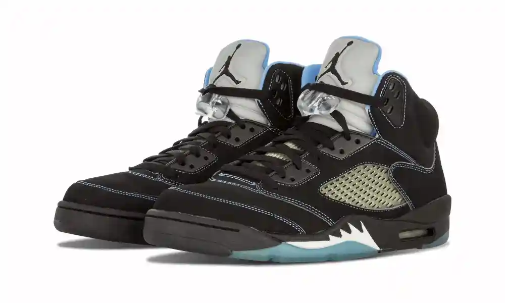 Air Jordan 5 "黑色/大學藍 "將於 2026 年 7 月回歸 Nike, Air Jordan 5, Air Jordan - Air Jordan 5 "黑色/大學藍 "將於 2026 年 7 月回歸