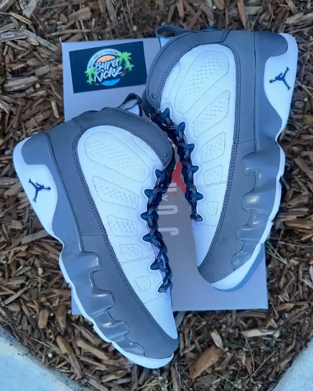 Nike, Air Jordan 9, Air Jordan - Air Jordan 9 "Flint Grey"（法國藍）將於 2026 年 1 月回歸