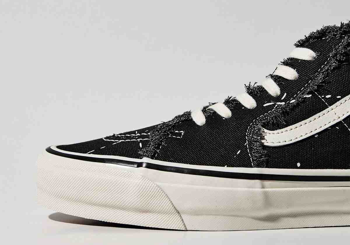 INVINCIBLE x Vans "Off The Rhyme "系列為 Old Skool 和 Sk8 Mid 帶來凹凸細節設計 Vans Sk8-Mid, Vans Old Skool, Vans - INVINCIBLE x Vans "Off The Rhyme "系列為 Old Skool 和 Sk8 Mid 帶來凹凸細節設計