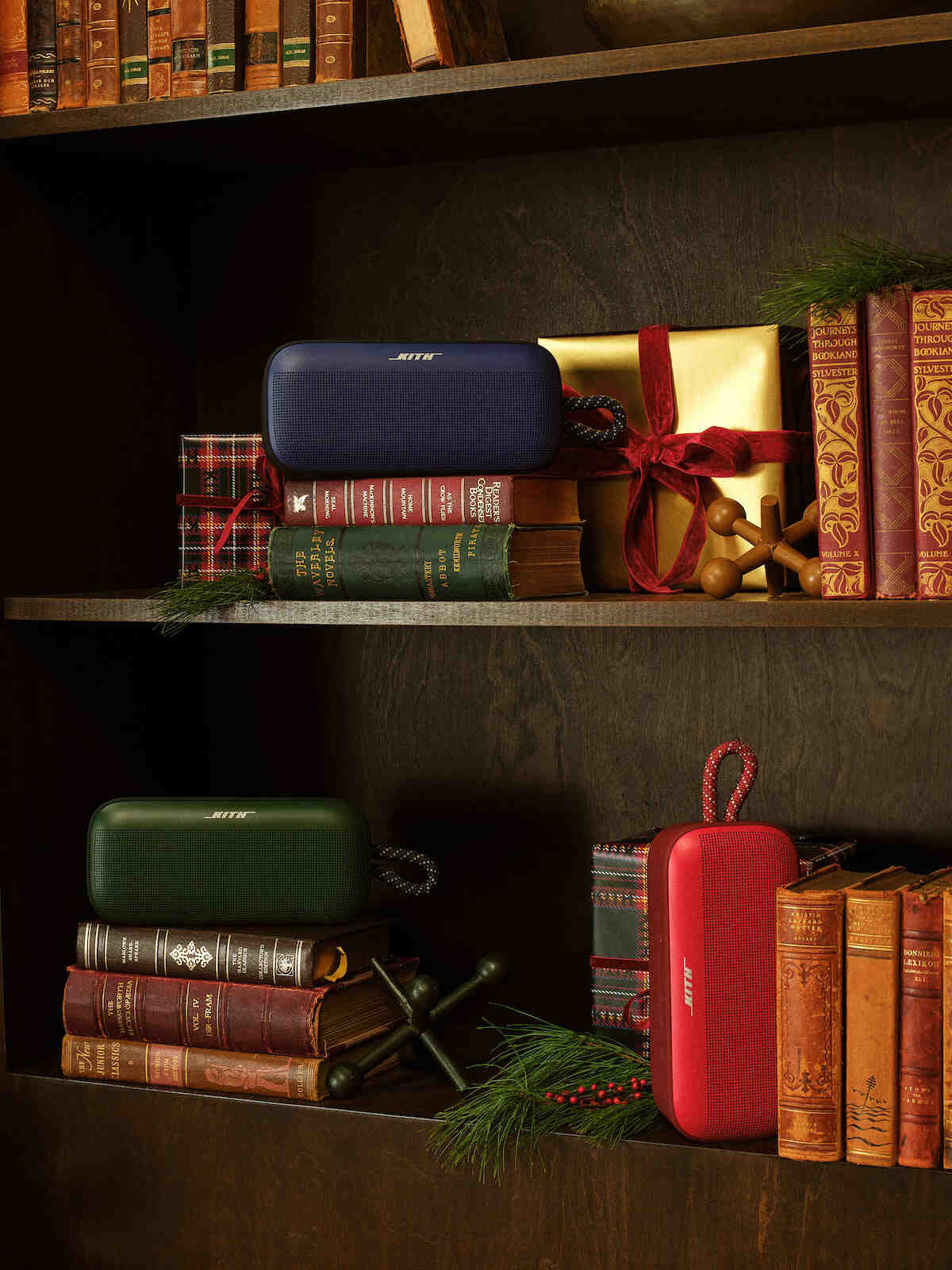 Kithmas 2025 將與迪斯尼、Bose、高達等一起到來 KITH - Kithmas 2025 將與迪斯尼、Bose、高達等一起到來