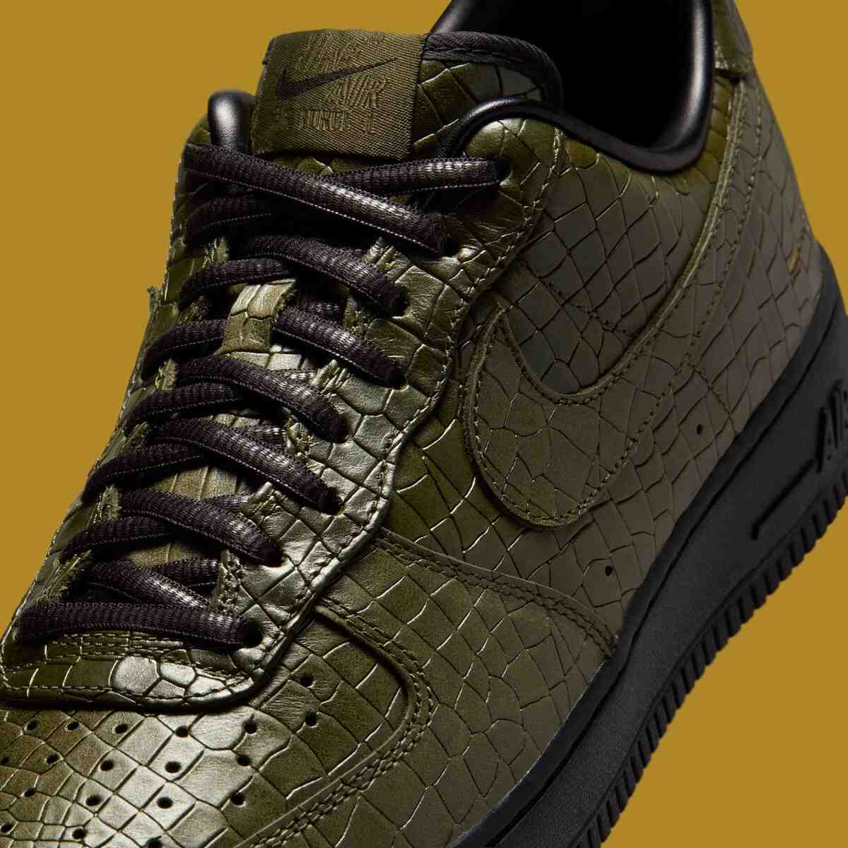 Nike Air Force 1 Low, Nike Air Force 1, Nike - 耐克 Air Force 1 Low 將 "卡其色鱷魚皮 "和摩斯密碼細節相結合