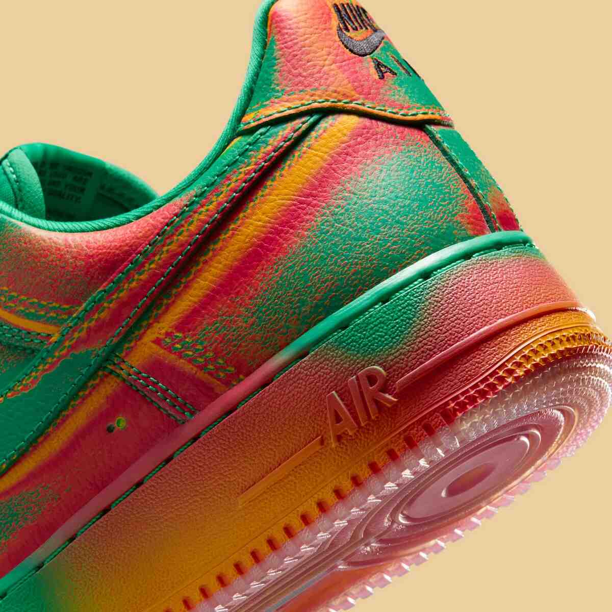 耐克為 Air Force 1 Low "體育場綠 "增添熱辣漸變色彩 Nike Air Force 1 Low, Nike Air Force 1, Nike - 耐克為 Air Force 1 Low "體育場綠 "增添熱辣漸變色彩