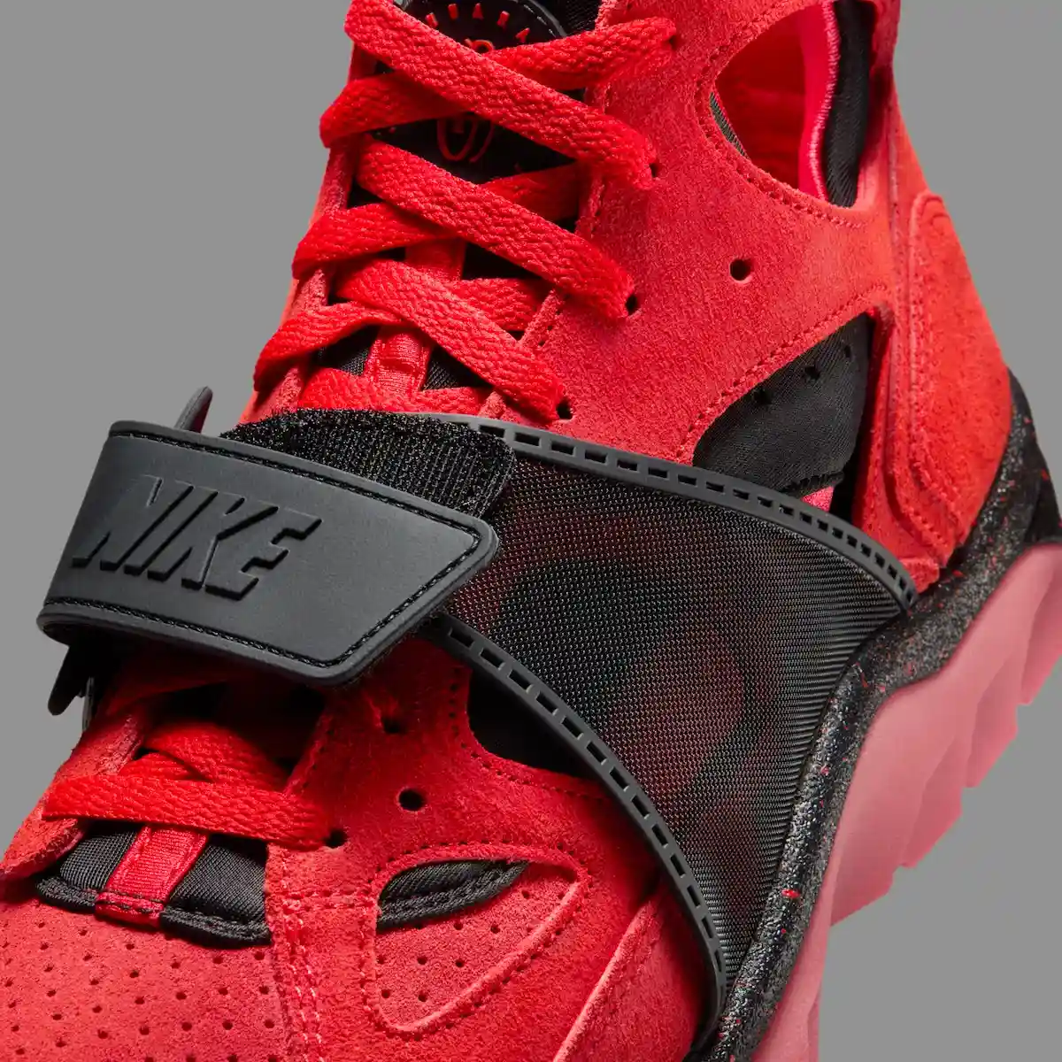 耐克 Air Trainer Huarache "挑戰紅 "2026 年春季發佈 Nike Air Trainer Huarache, Nike - 耐克 Air Trainer Huarache "挑戰紅 "2026 年春季發佈