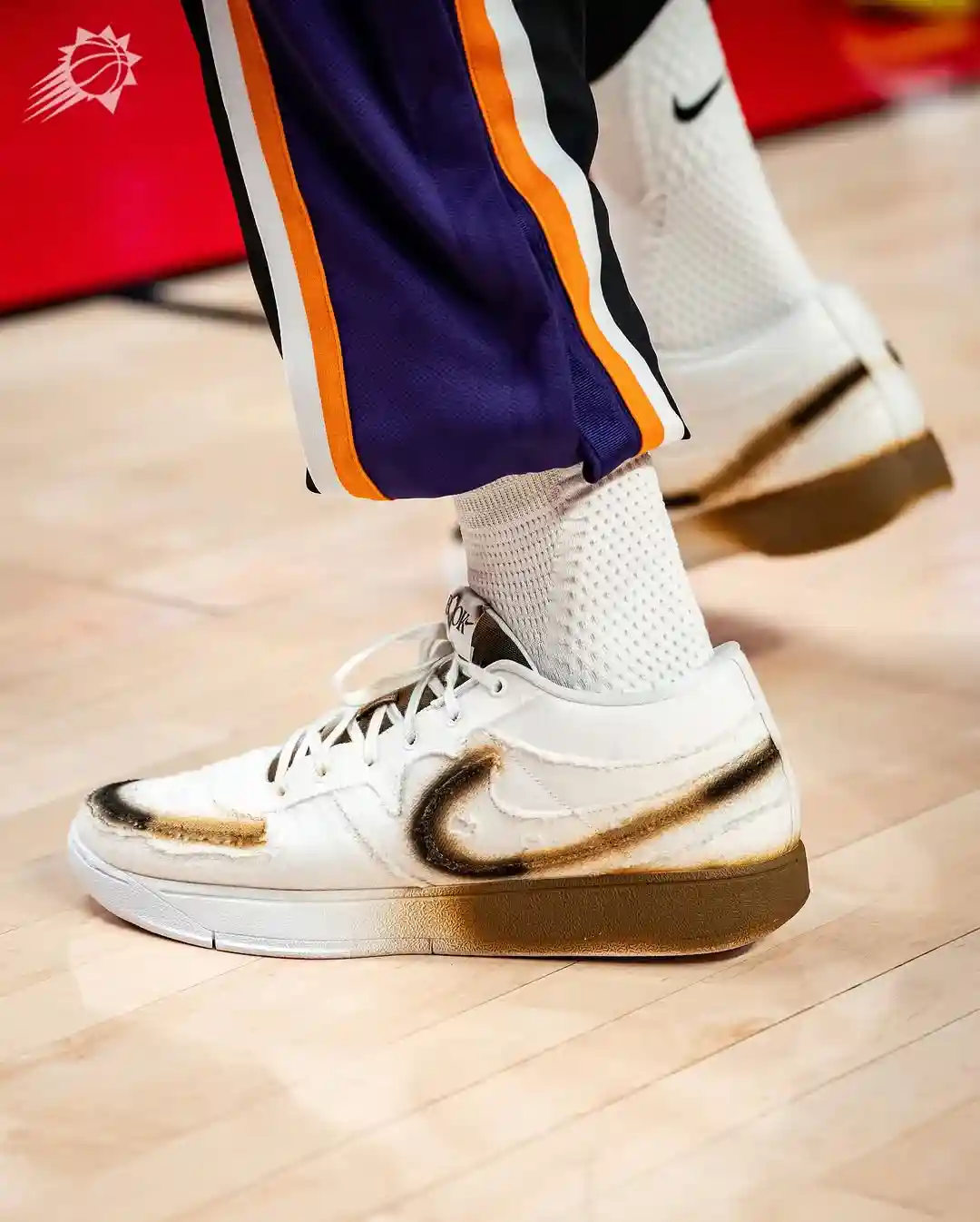 Nike Book 1, Nike, Devin Booker - 耐克圖書 1 "火炬 "配色標志着首款機型的最終篇章