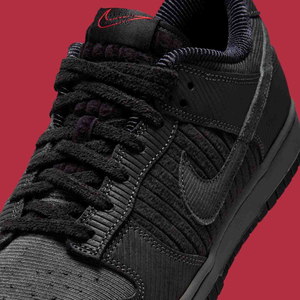 耐克 Dunk Low 採用麂皮和燈芯絨面料 Nike Dunk Low, Nike - 耐克 Dunk Low 採用麂皮和燈芯絨面料