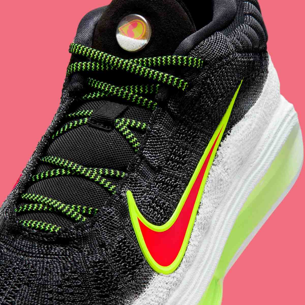 Victor Wembanyama x Nike GT Hustle 3 "聖誕節 "在鞋舌上印有雪球圖案 Victor Wembanyama, Nike GT Hustle 3, Nike - Victor Wembanyama x Nike GT Hustle 3 "聖誕節 "在鞋舌上印有雪球圖案