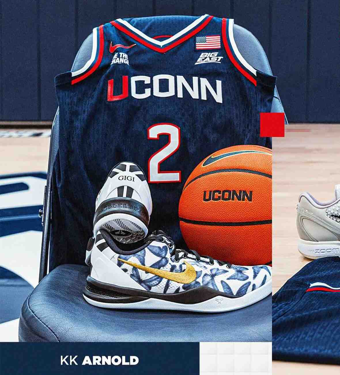 南加州大學對陣康涅狄格大學,每位球員都穿着耐克科比球鞋致敬 Nike Kobe 9, Nike Kobe 5, Nike Kobe 3, Nike - 南加州大學對陣康涅狄格大學,每位球員都穿着耐克科比球鞋致敬