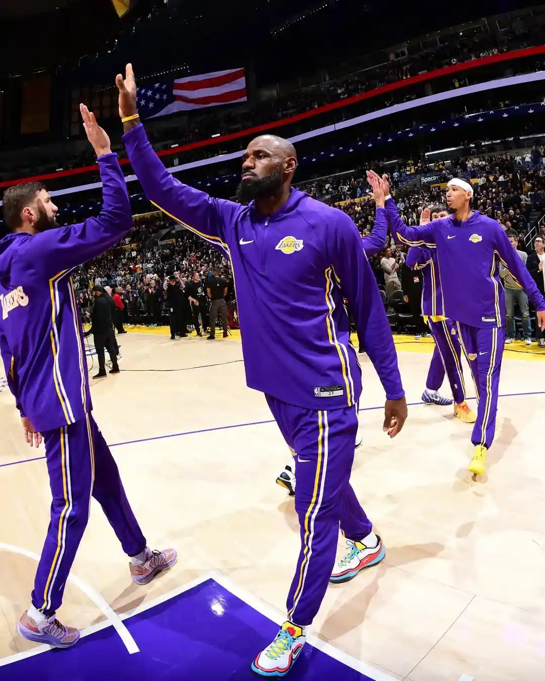 PJ Tucker, Nike LeBron 23, Nike - 勒布朗-詹姆斯首次亮相耐克勒布朗 23 "斯蒂文 "PE 鞋款