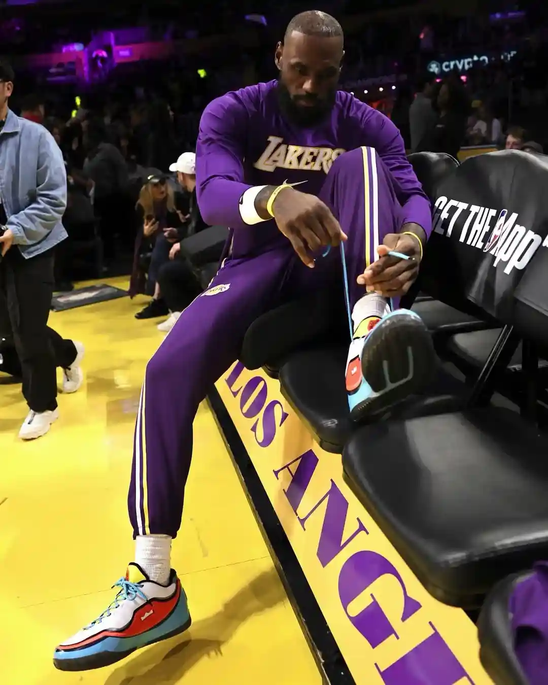 PJ Tucker, Nike LeBron 23, Nike - 勒布朗-詹姆斯首次亮相耐克勒布朗 23 "斯蒂文 "PE 鞋款