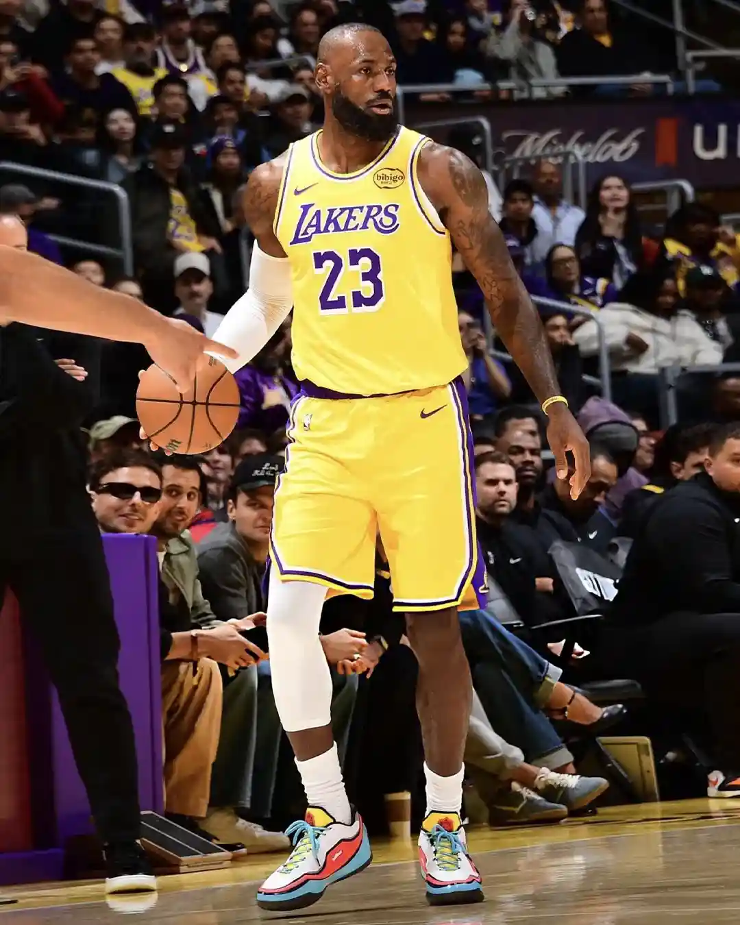 PJ Tucker, Nike LeBron 23, Nike - 勒布朗-詹姆斯首次亮相耐克勒布朗 23 "斯蒂文 "PE 鞋款