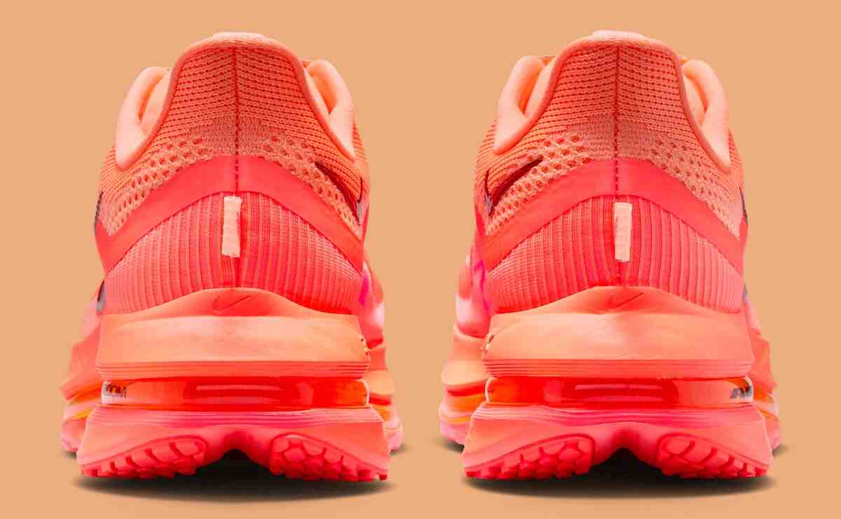 耐克 Pegasus Premium "橙色脈沖 "為耐克跑步運動帶來高能色彩 Nike Pegasus Premium, Nike - 耐克 Pegasus Premium "橙色脈沖 "為耐克跑步運動帶來高能色彩