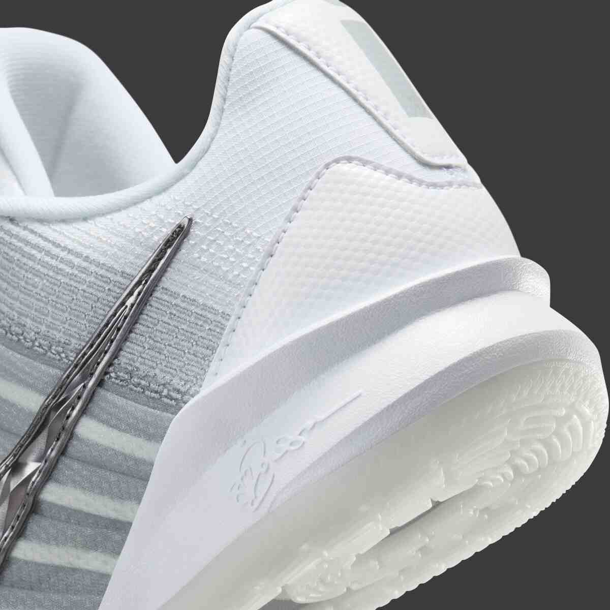 耐克 Sabrina 3 "我與我 "系列將安靜的色彩與鑽石細節相結合 Nike Sabrina 3, Nike - 耐克 Sabrina 3 "我與我 "系列將安靜的色彩與鑽石細節相結合