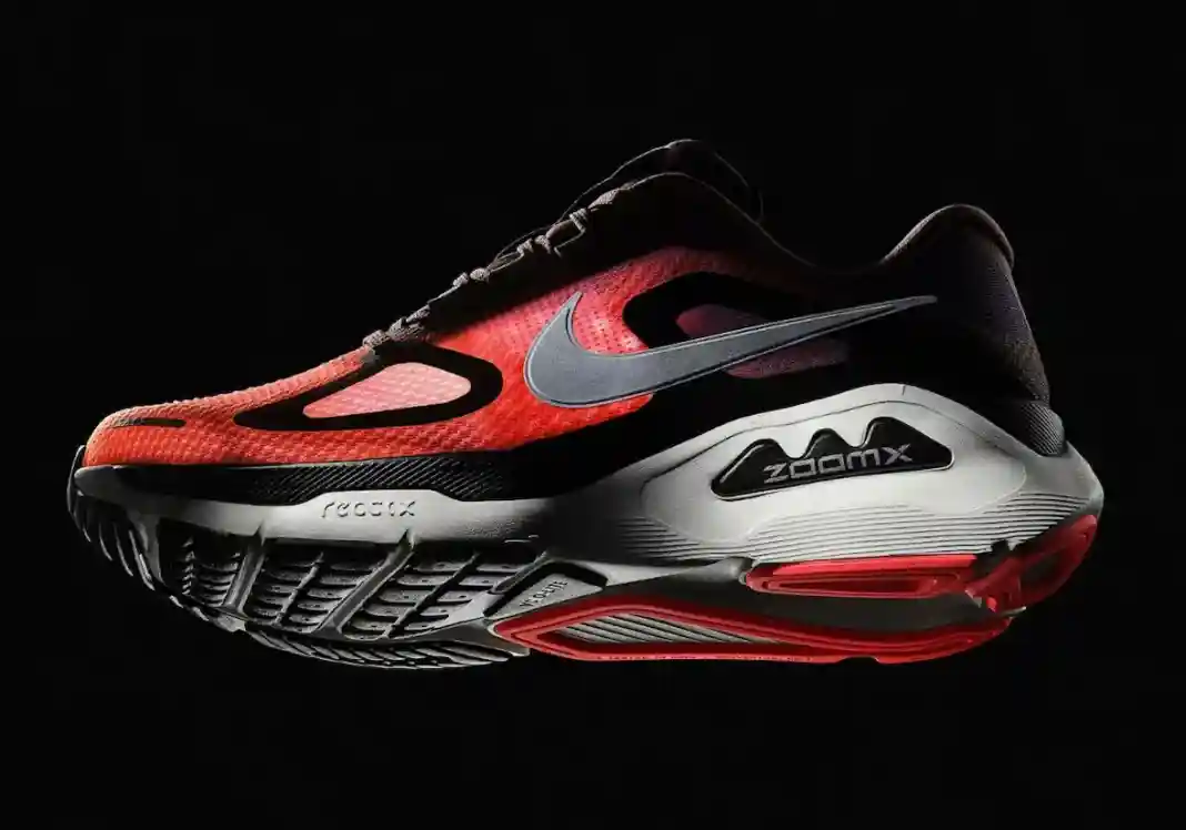 Nike Structure Plus, Nike - 耐克 Structure Plus 重新定義了 2026 年路跑運動員的穩定性