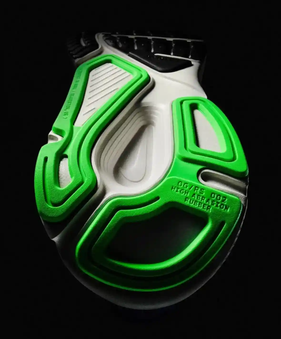 Nike Structure Plus, Nike - 耐克 Structure Plus 重新定義了 2026 年路跑運動員的穩定性