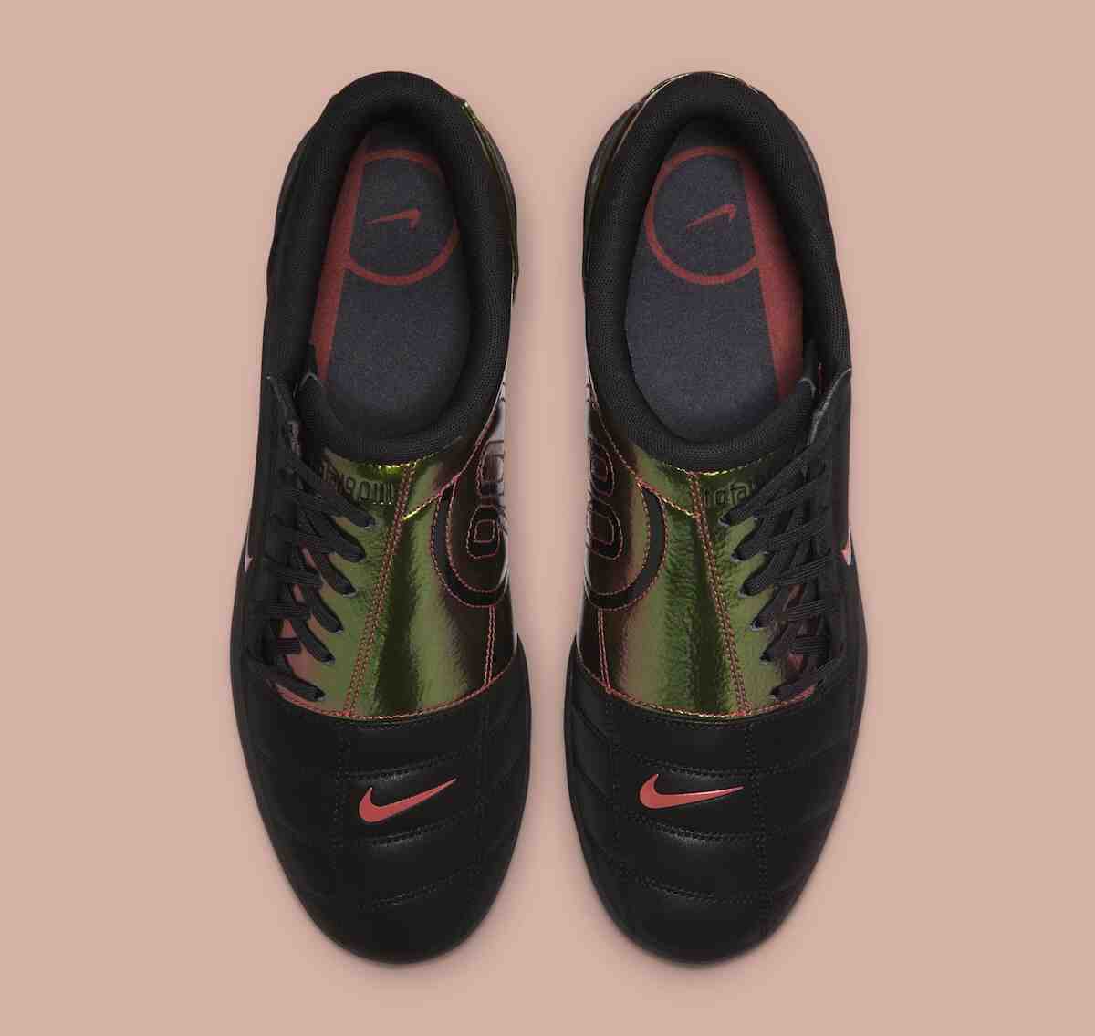 耐克 TOTAL 90 III "黑/紅深褐色 "為室內帶來暗色金屬風情 Nike Total 90 III, Nike Total 90, Nike - 耐克 TOTAL 90 III "黑/紅深褐色 "為室內帶來暗色金屬風情